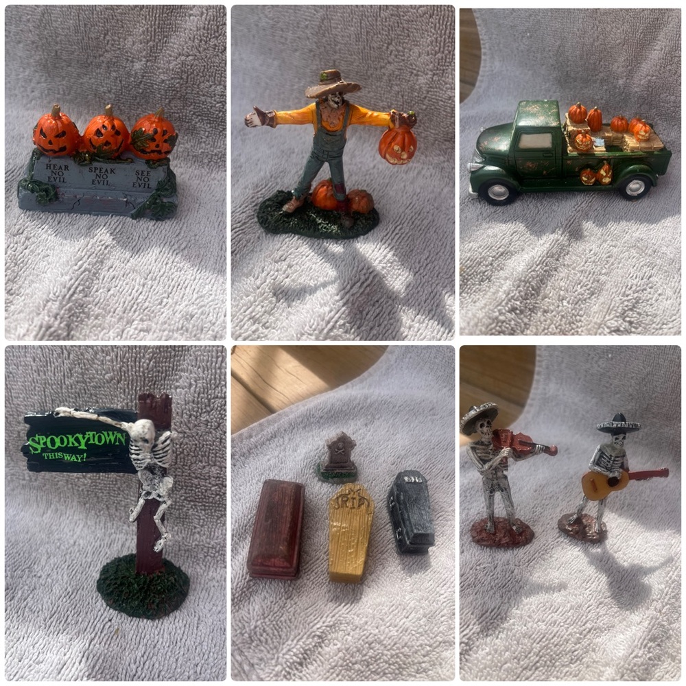Lemax Spooky town Halloween accessories figurines coffins decor